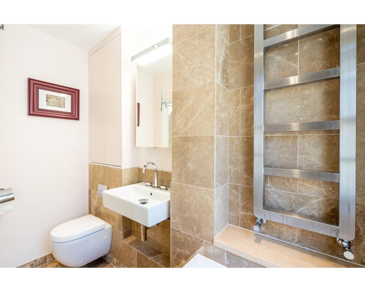 Murphys House - 3 Bed Luxury Central Townhouse บาธ ห้อง รูปภาพ